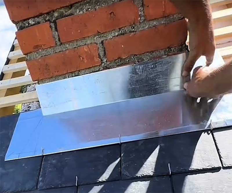 Travaux de couverture - Prolieballe Couvreur 72 dans la Sarthe (72) : pose ou rénovation de votre toiture : ardoises, tuiles… Faitage. Dépannage et intervention en urgence pour votre toit. Artisan couvreur.Intervention dans toute la SARTHE (72)